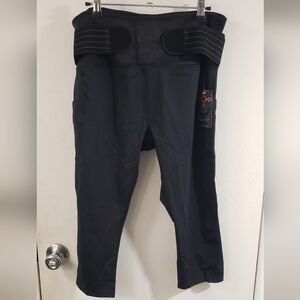 🌻NWT Tommie Copper 2 Pocket Capri  Legging